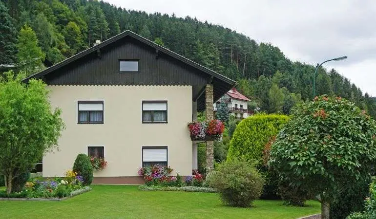 Для зданий с преобладанием строгих форм. Для зданий с преобладанием строгих форм.